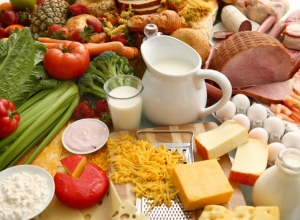 Thoái hóa đốt sống cổ ăn gì? 05 Loại thực phẩm tốt cho bệnh thoái hóa đốt sống cổ